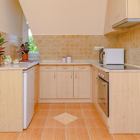 Illes Apartmanok Ii. Hajduszoboszlo Exterior photo