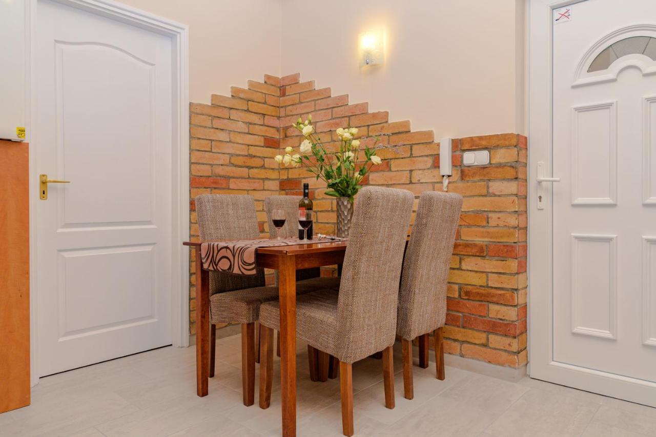 Illes Apartmanok Ii. Hajduszoboszlo Exterior photo