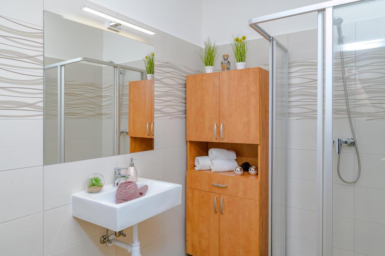Illes Apartmanok Ii. Hajduszoboszlo Exterior photo