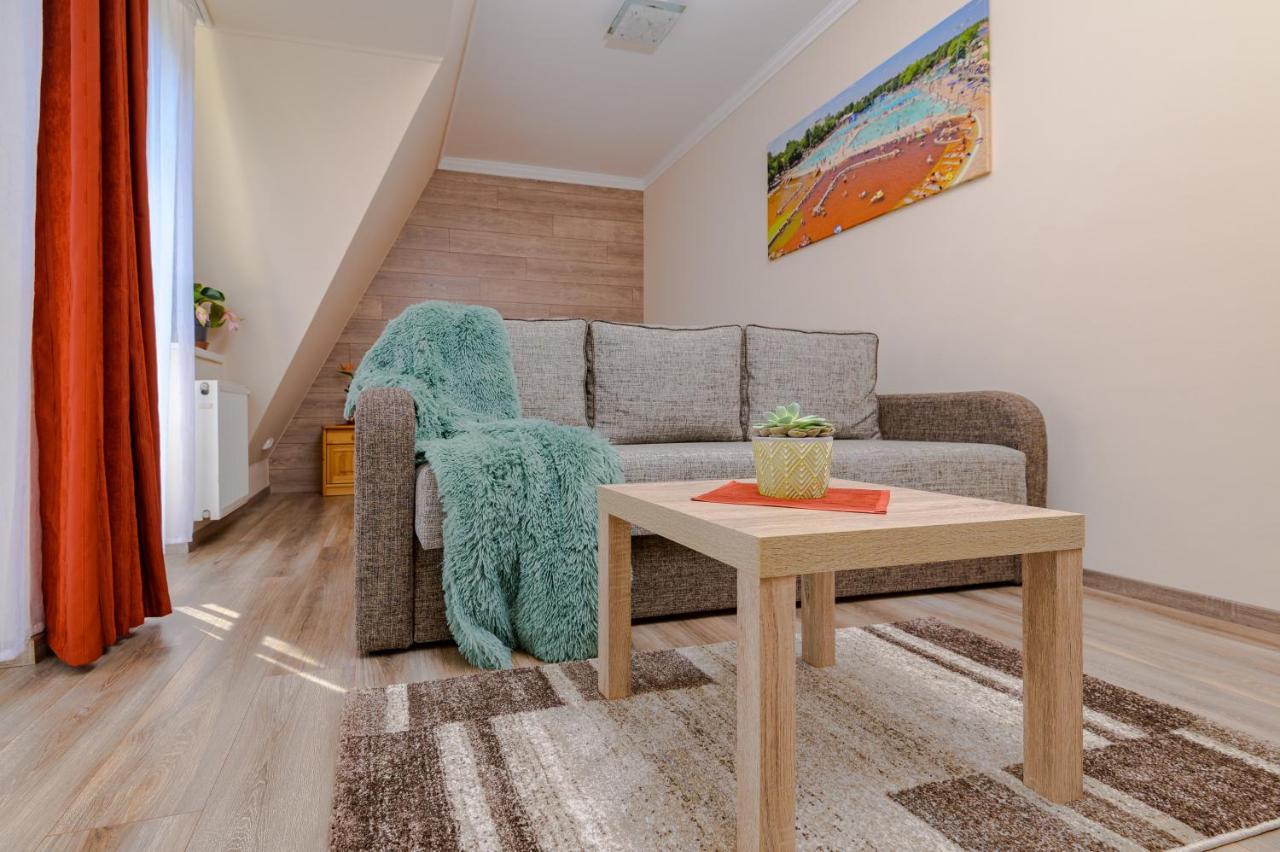 Illes Apartmanok Ii. Hajduszoboszlo Exterior photo