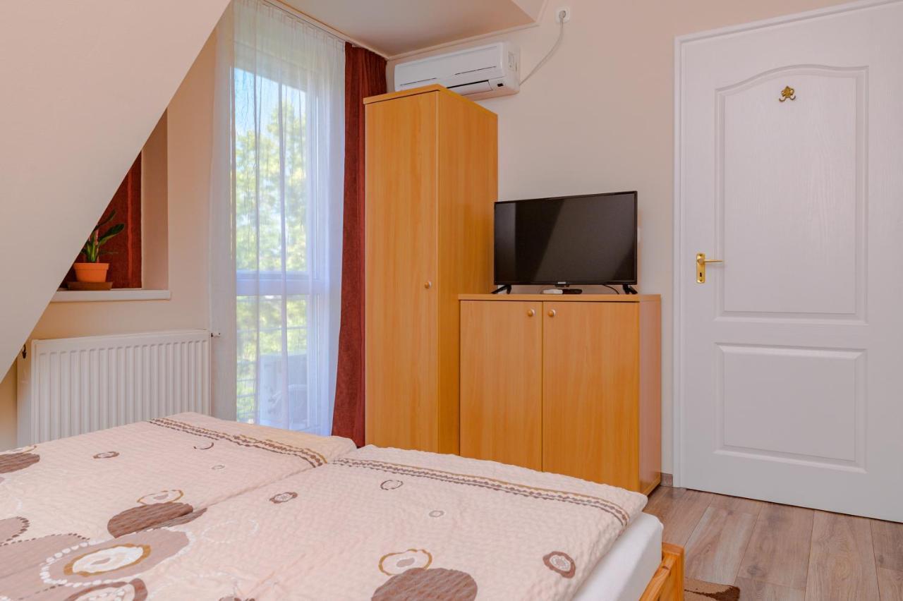 Illes Apartmanok Ii. Hajduszoboszlo Exterior photo